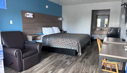 Deluxe Room, 1 King Bed, Non Smoking