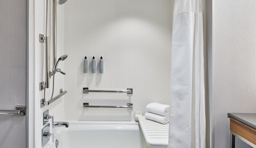 Room, 2 Queen Beds, Non Smoking (Mobility Accessible, Tub)