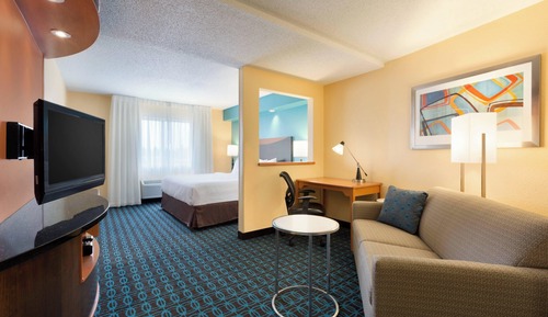 Executive Suite, 1 King Bed with Sofa bed (Mobility/Hearing Accessible, Tub)