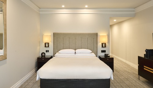 Premium Room, 1 King Bed, Corner