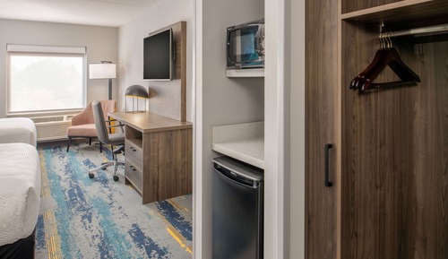 Room, 2 Queen Beds, Mobility Accessible, Non Smoking (Bathtub w/ Grab Bars)
