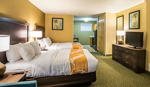 Room, Beachfront 1st Floor, 2 Queen Beds & Sofa,  Handicap Accessible