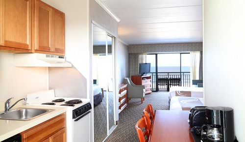 Efficiency, Oceanfront, Exterior Entrance, 2 Double Beds & Sofa Bed, Non Smoking