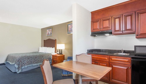 Room, 1 Queen Bed, Non Smoking