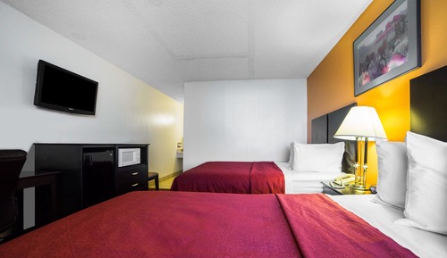 Standard Room, 2 Double Beds, Accessible, Smoking (Shower Only)