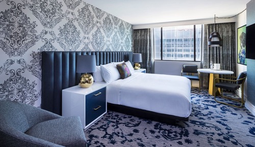Classic Room, 1 King Bed (Mobility Accessible, Roll-in Shower)