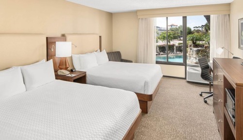 Room, 2 Queen Beds, Pool View