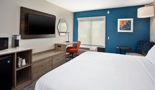 Standard Room, 1 King Bed