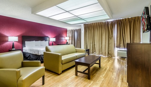Suite, 1 King Bed with Sofa bed (Smoke Free)