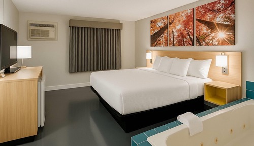 Suite, 1 King Bed, Non Smoking