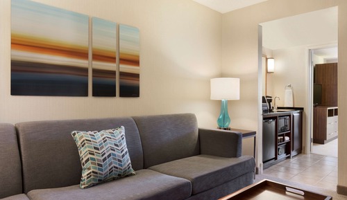 Suite, 1 King Bed, Accessible (Hearing)