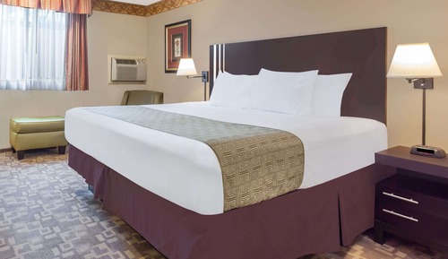 Standard Room, 1 King Bed