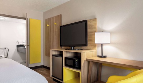 Room, 1 King Bed, Accessible (1st Floor)