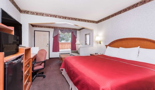 Suite, 1 King Bed, Smoking, Refrigerator & Microwave