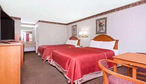Room, 2 Queen Beds, Non Smoking