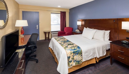 Standard Room, 1 Queen Bed