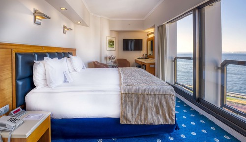 Standard Room, 1 King Bed, Jetted Tub, Sea View