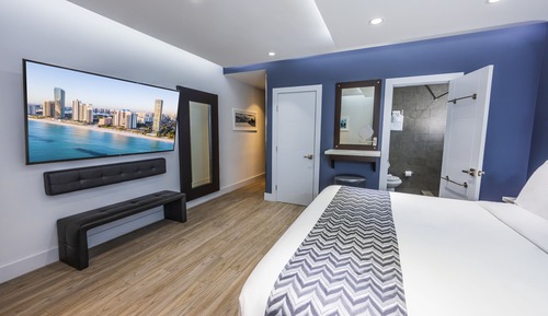 Deluxe King Room