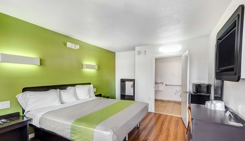 Deluxe Room, 1 King Bed, Non Smoking