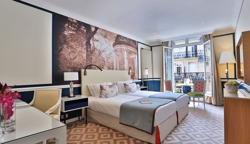 Deluxe Suite