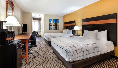 Deluxe Room, 2 Queen Beds, Non Smoking