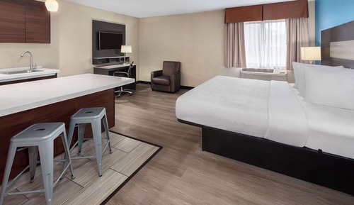 Suite, 1 King Bed, Non Smoking