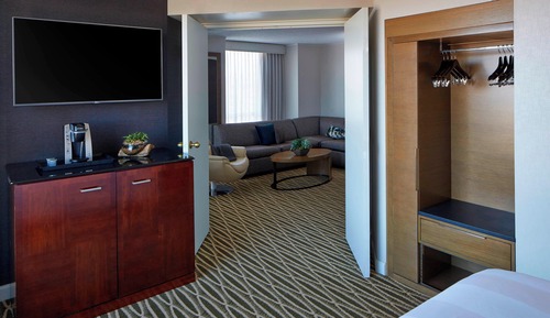 Club Suite, 1 King Bed, Non Smoking