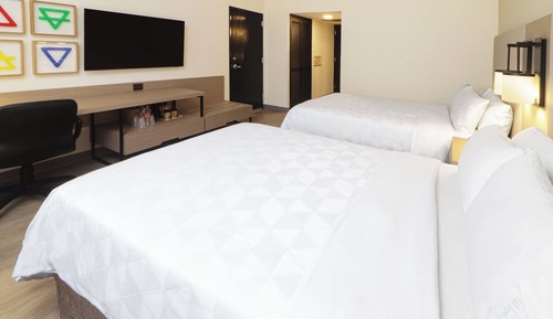Club Room, 2 Queen Beds, Accessible, Club Lounge Access (Club Floor)