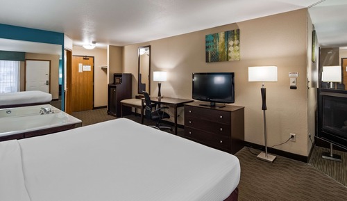 Standard Room, 1 King Bed, Non Smoking, Jetted Tub