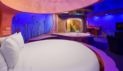 Suite, 1 King Bed, Non Smoking, Jetted Tub
