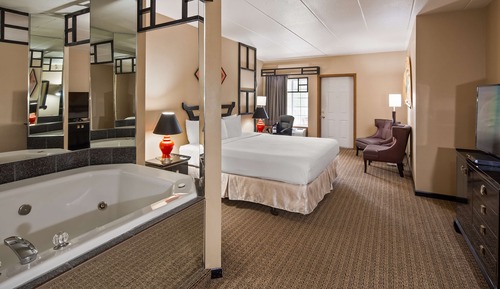 Standard Room, 1 King Bed, Non Smoking, Jetted Tub