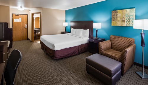 Standard Room, 1 King Bed, Non Smoking, Refrigerator & Microwave