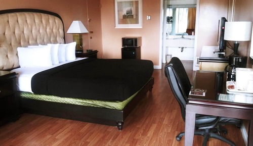 Standard Room, 1 King Bed, Smoking