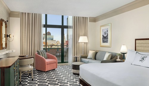 Premier Room, 1 King Bed, City View