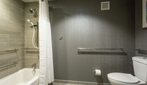 Suite, 1 King Bed, Accessible, Bathtub