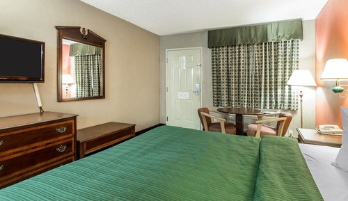 Standard Room, 1 King Bed, Non Smoking