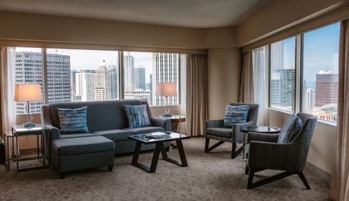 Executive Suite, 1 King Bed, City View