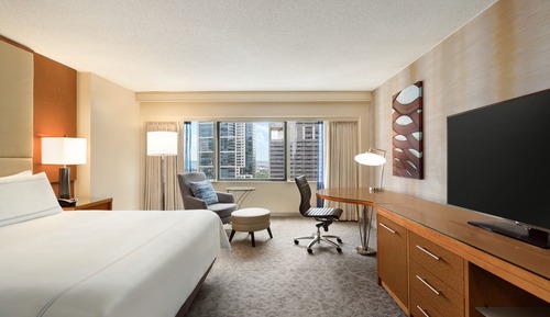 Classic Room, 1 King Bed, City View