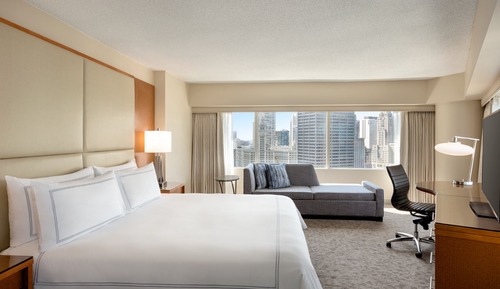 Premier Room, 1 King Bed, City View, Corner