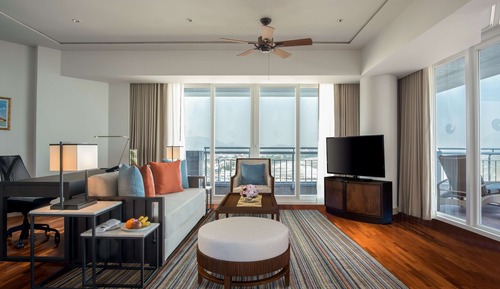 Executive Suite, 2 Twin Beds, Club Lounge Access, Oceanfront