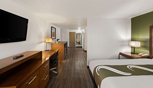 Business Suite, 1 King Bed, Accessible, Non Smoking