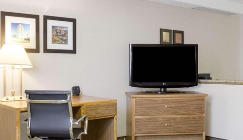 Suite, 1 King Bed, Non Smoking