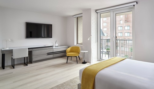 Studio, 1 Queen Bed, Mobility Accessible, Balcony