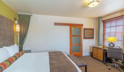 Deluxe Room, 1 King Bed, Accessible (Roll-In Shower)