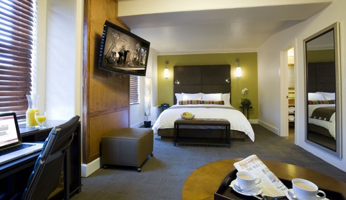 Deluxe Room, 1 King Bed (Sitting Area)