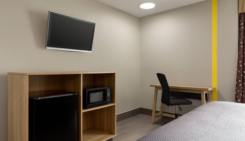 Room, 1 King Bed, Non Smoking