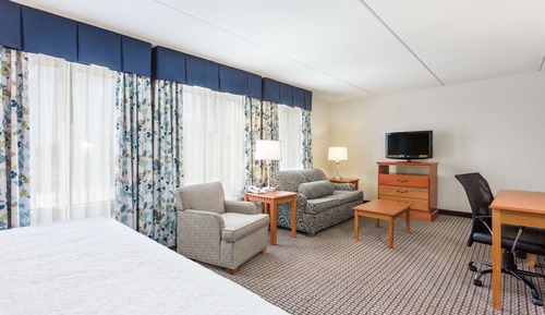Suite, 1 King Bed, Accessible, Non Smoking