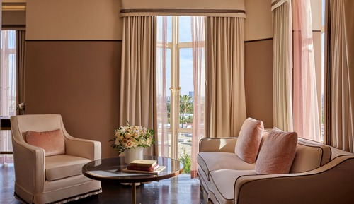 Deluxe King Suite