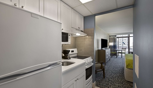 Standard Room, 2 Queen Beds, Balcony, Partial Ocean View
