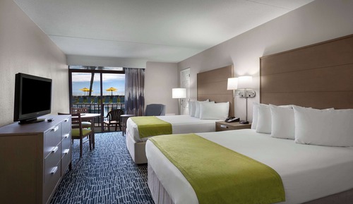 Standard Room, 2 Queen Beds, Balcony, Pool View